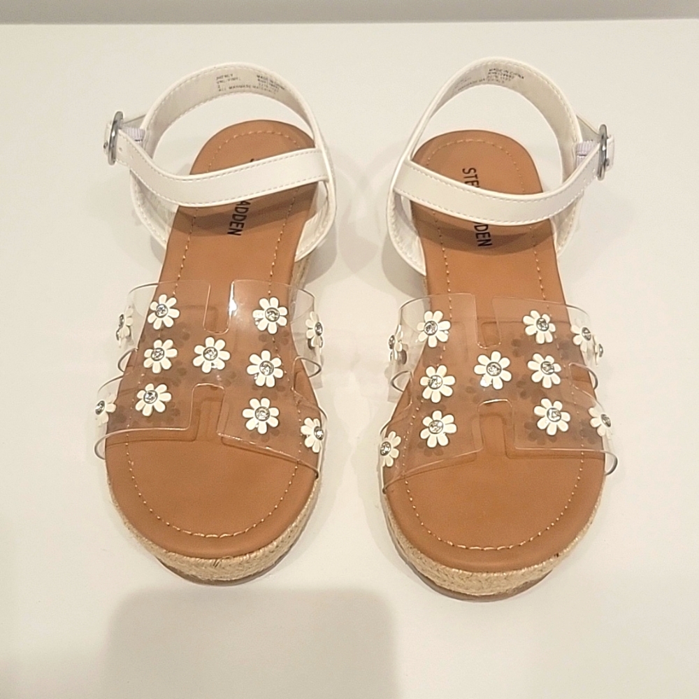 Steve Madden White and Tan Kids Sandals